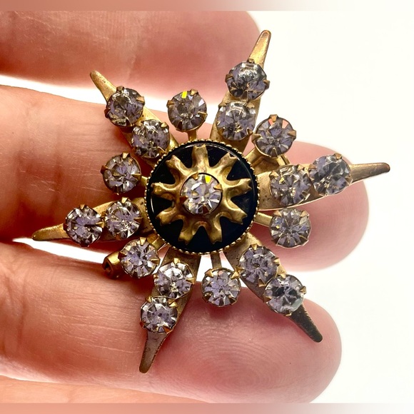 Vintage Starburst Gold Tone Brooch Pin Enamel Prong Set Faceted Crystals MCM - Picture 3 of 6